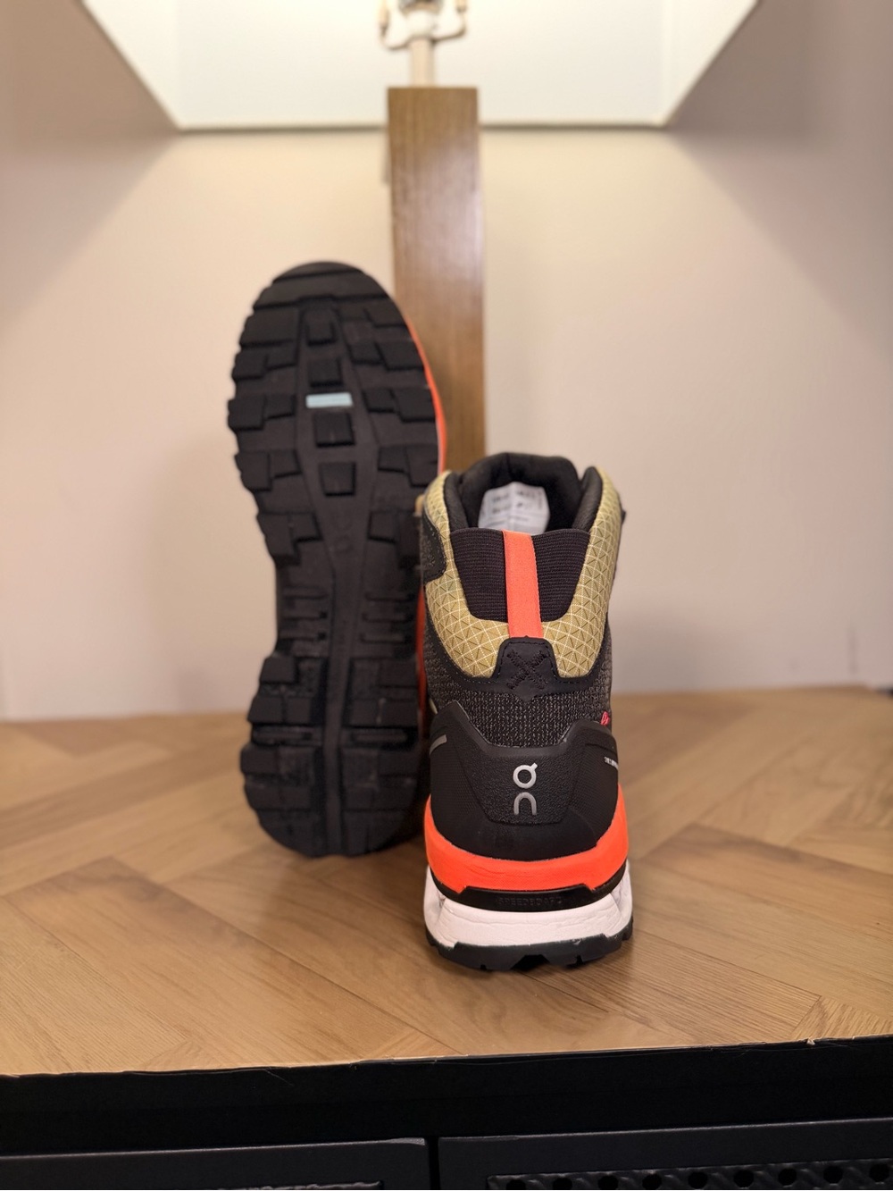 On Waterproof Lace-Up Hiking Boots Ankle Black/Beige/Orange Mens US 9 EU 42.5 - Picture 5 of 7